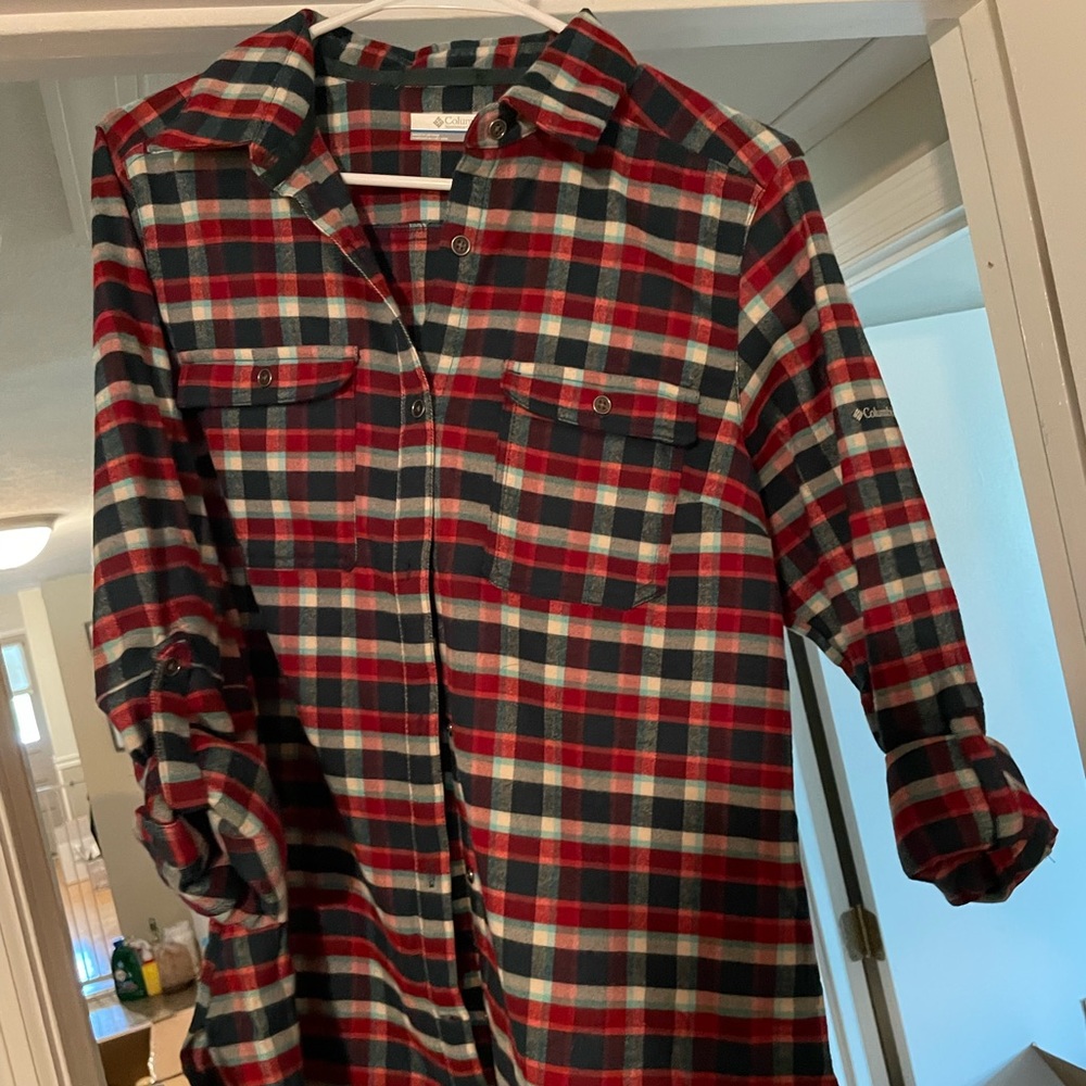 Columbia woman’s plaid shirt